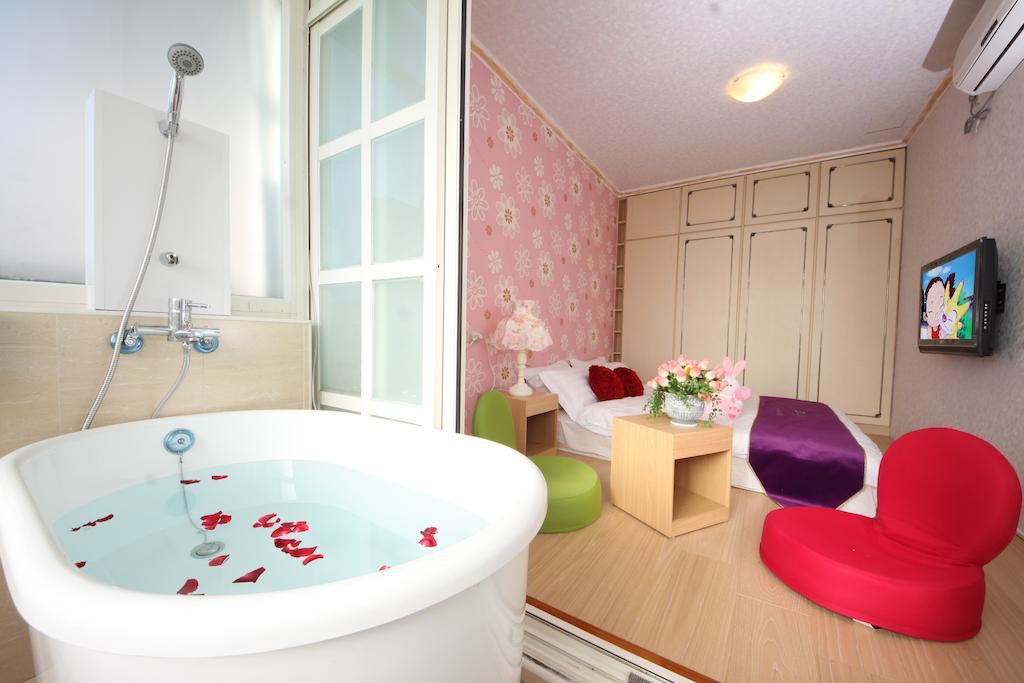 Avica Homestay Wujie Exteriér fotografie